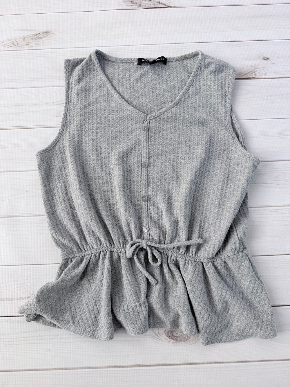 Elle Grey Waffle V-Neck Tie-Waist Camisole - Picture 2 of 4